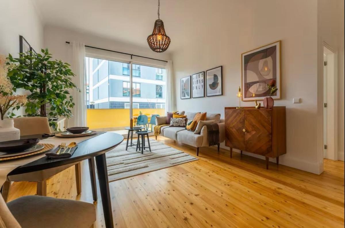 Modern Apartment *